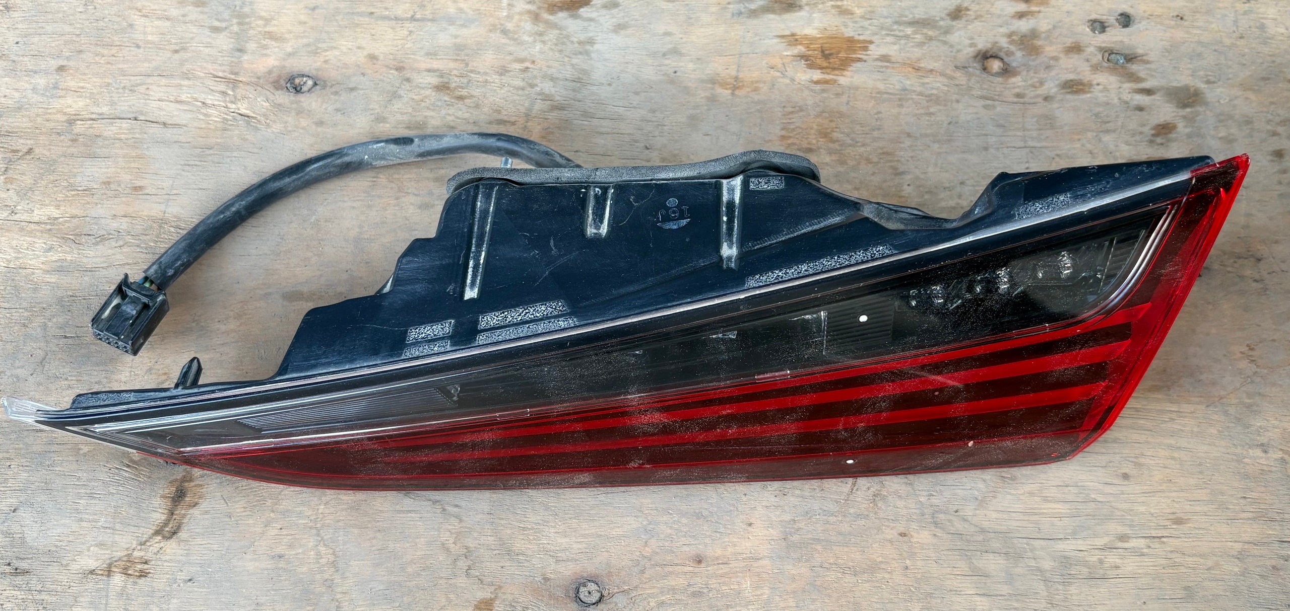 rear right Tail Lamp for Lexus ES 2022 - Used-Main image