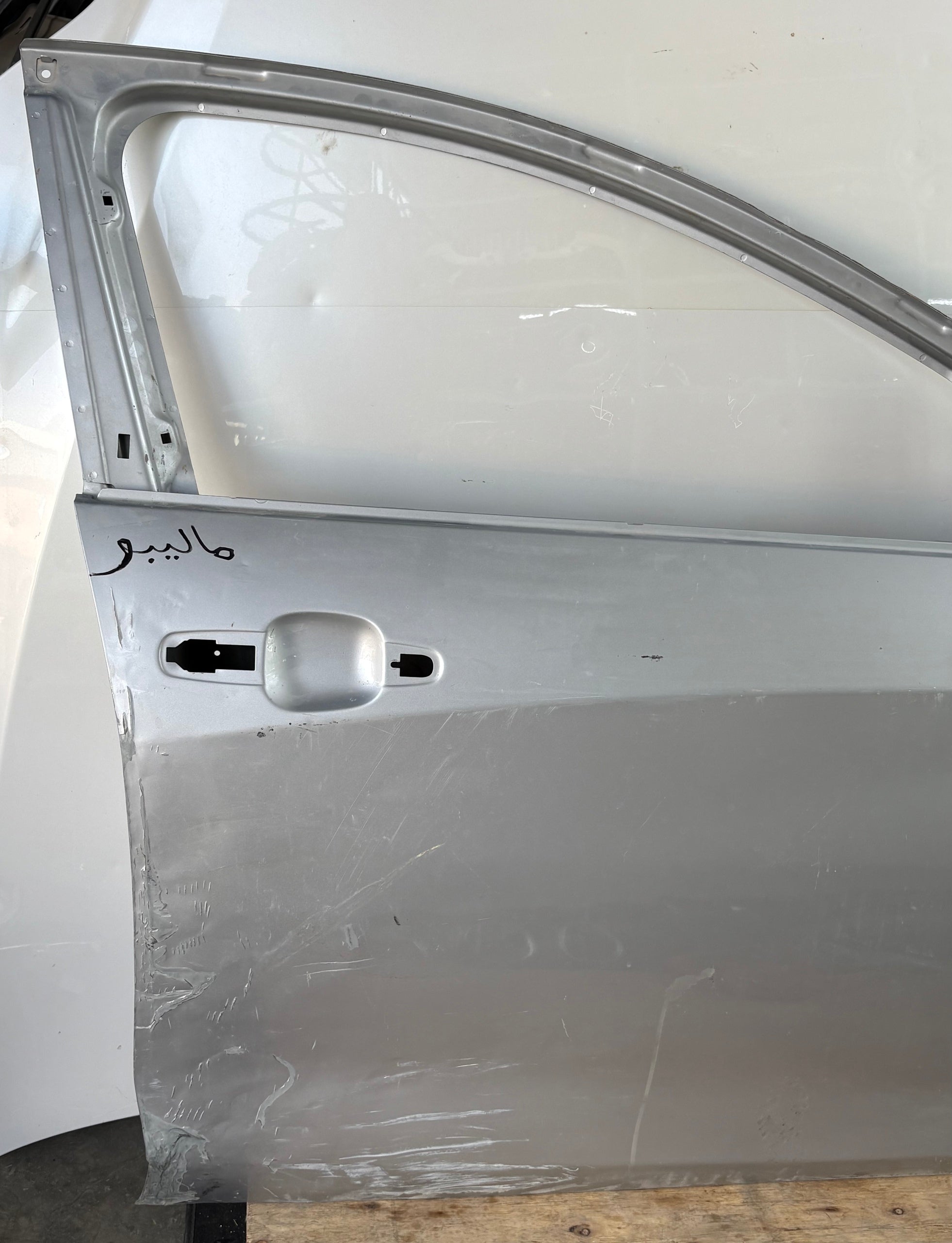 front-right Front Door Assembly for Chevrolet Malibu 2019 - Used-Main image