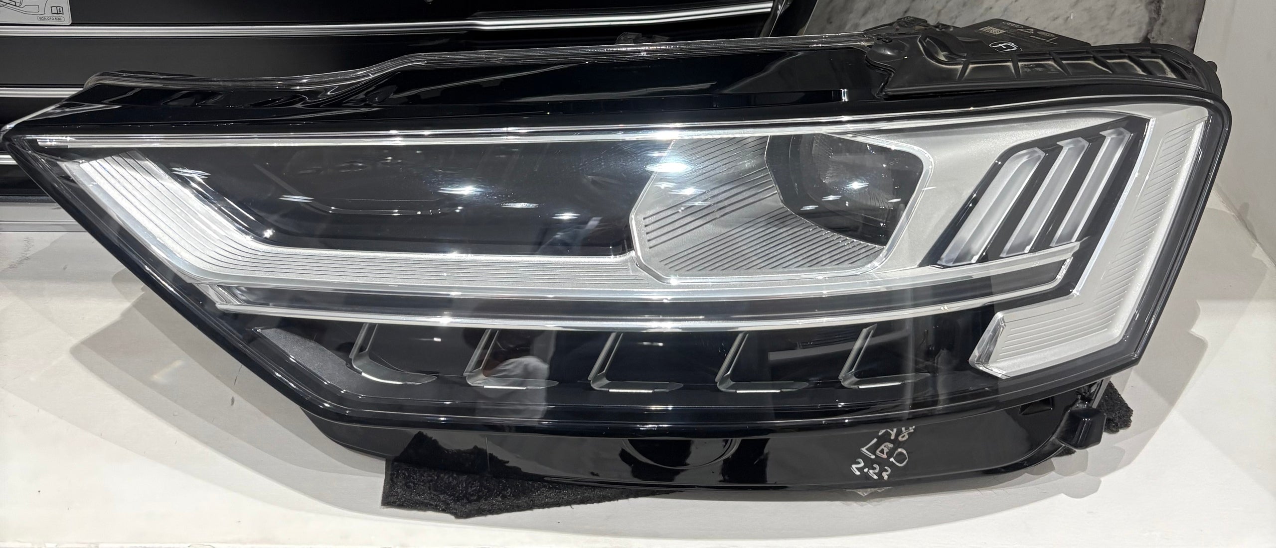 LED Headlamp for Audi A8 2019 (fits ALL) - Used2