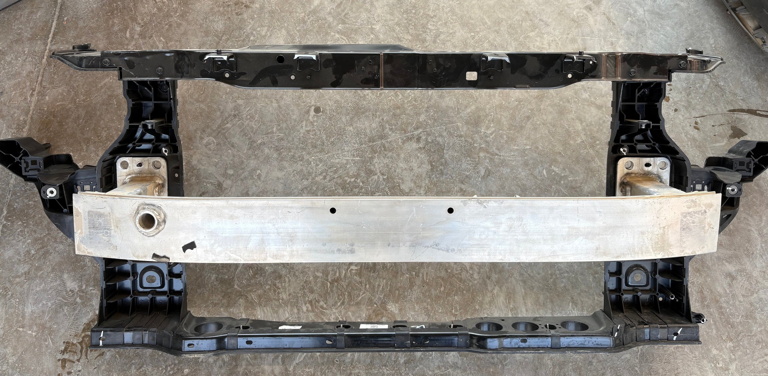 Front Bumper for Hyundai Azera 2021 - Used2