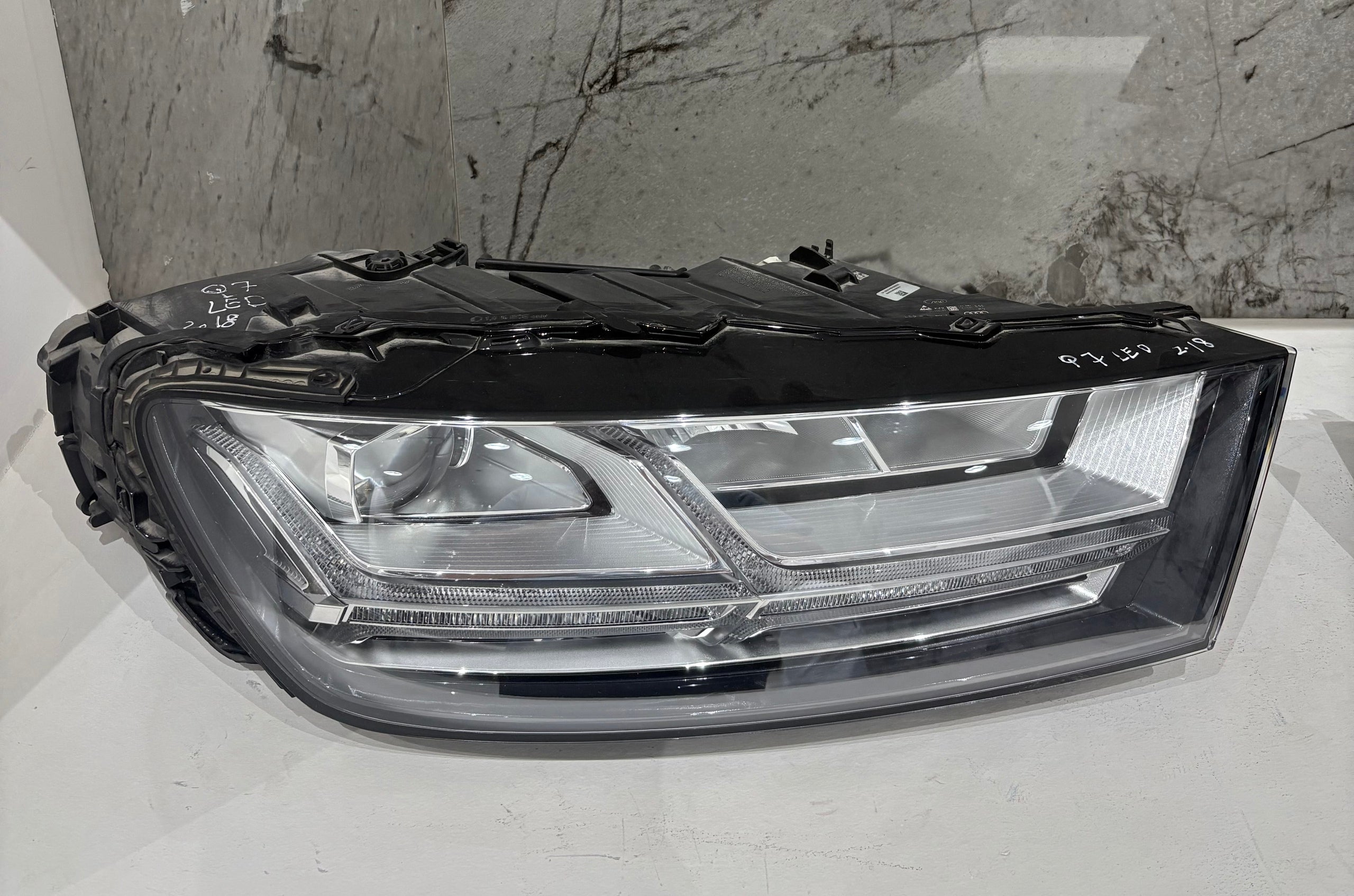LED Headlamp for Audi Q7 2018 - Used2