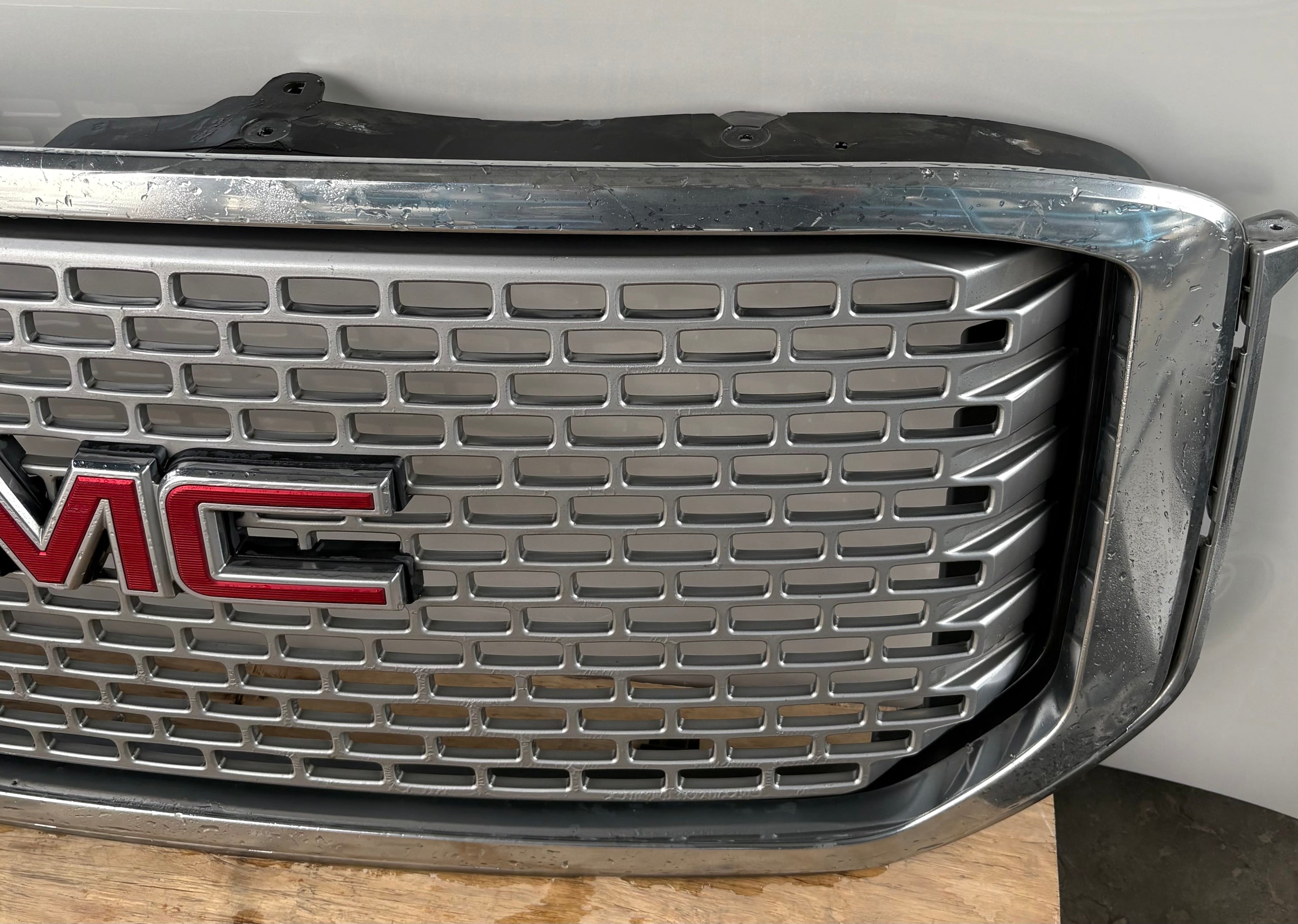 Front Grille for GMC Yukon 2020 - Used2