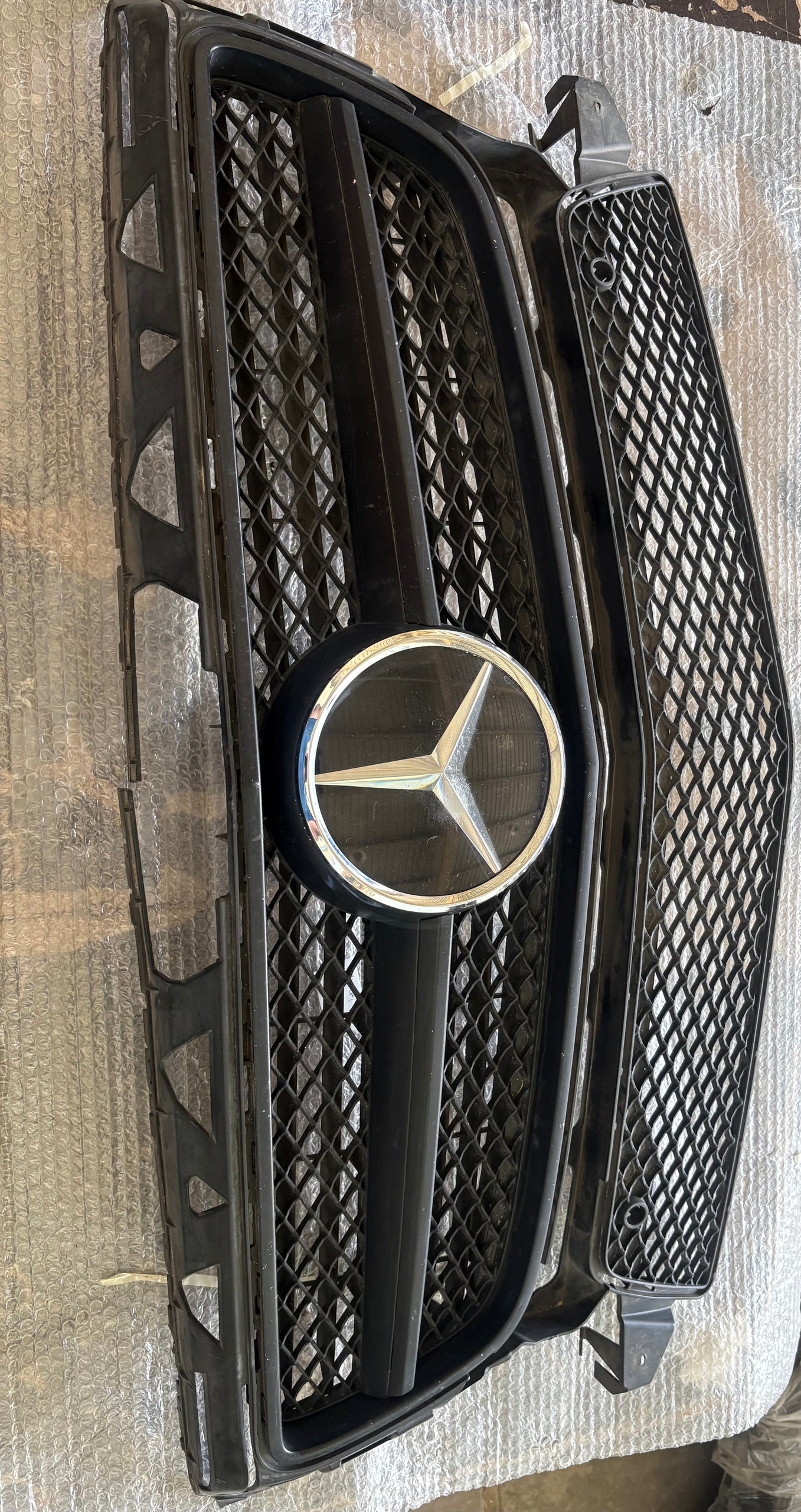 Front Grille for Mercedes-Benz CLS ALL - Used-Main image