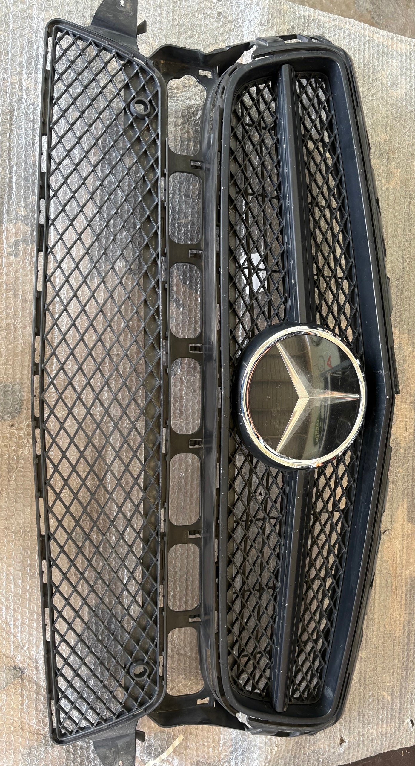 Front Grille for Mercedes-Benz CLS ALL - Used2