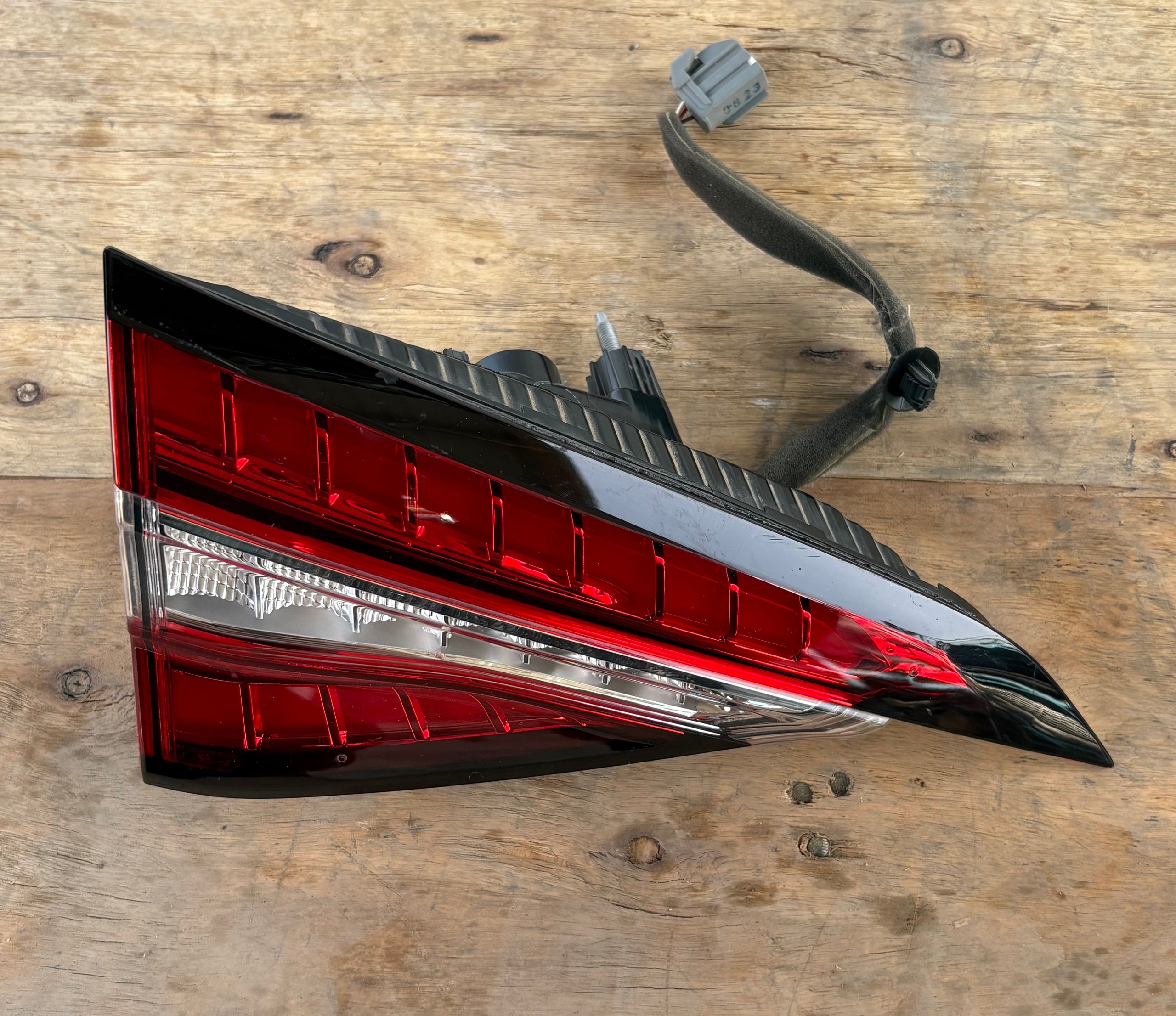 rear-left Tail Lamp for Ford Taurus 2020 - Used-Main image