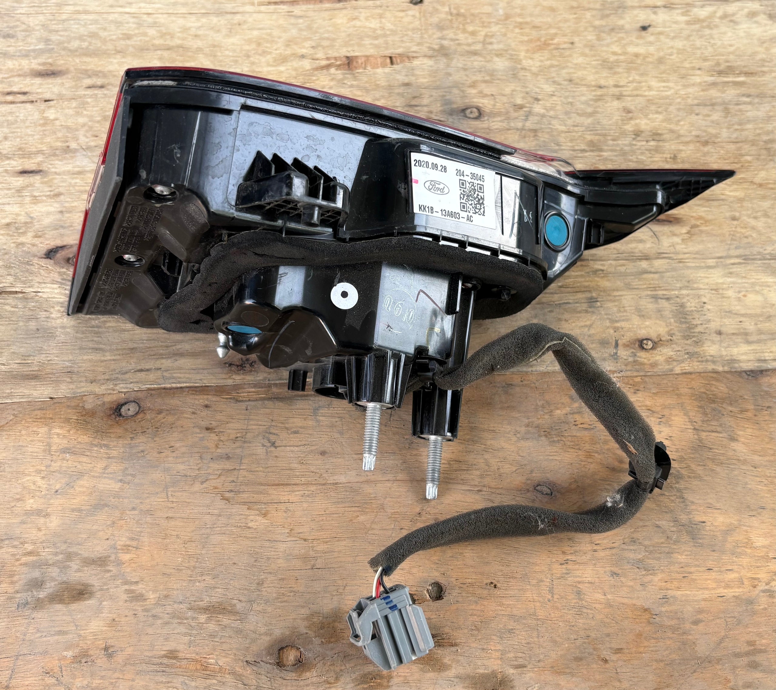 rear-left Tail Lamp for Ford Taurus 2020 - Used2