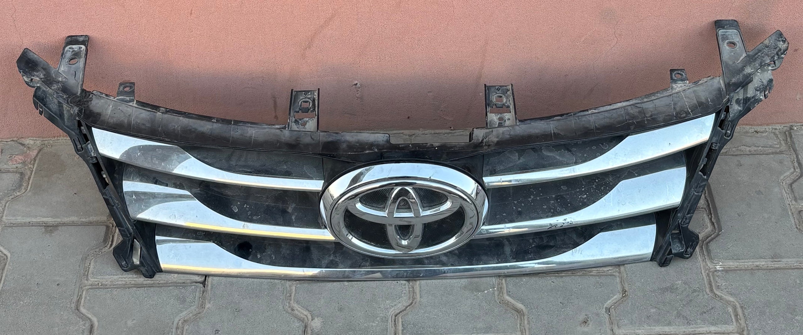 Front Grille for Toyota Fortuner 2016 - Used-Main image