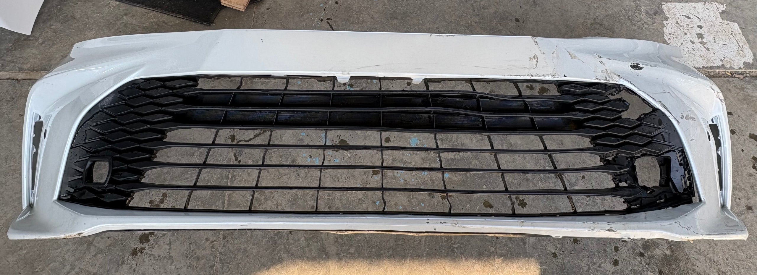 Front Bumper for Toyota Camry 2025 - Used-Main image