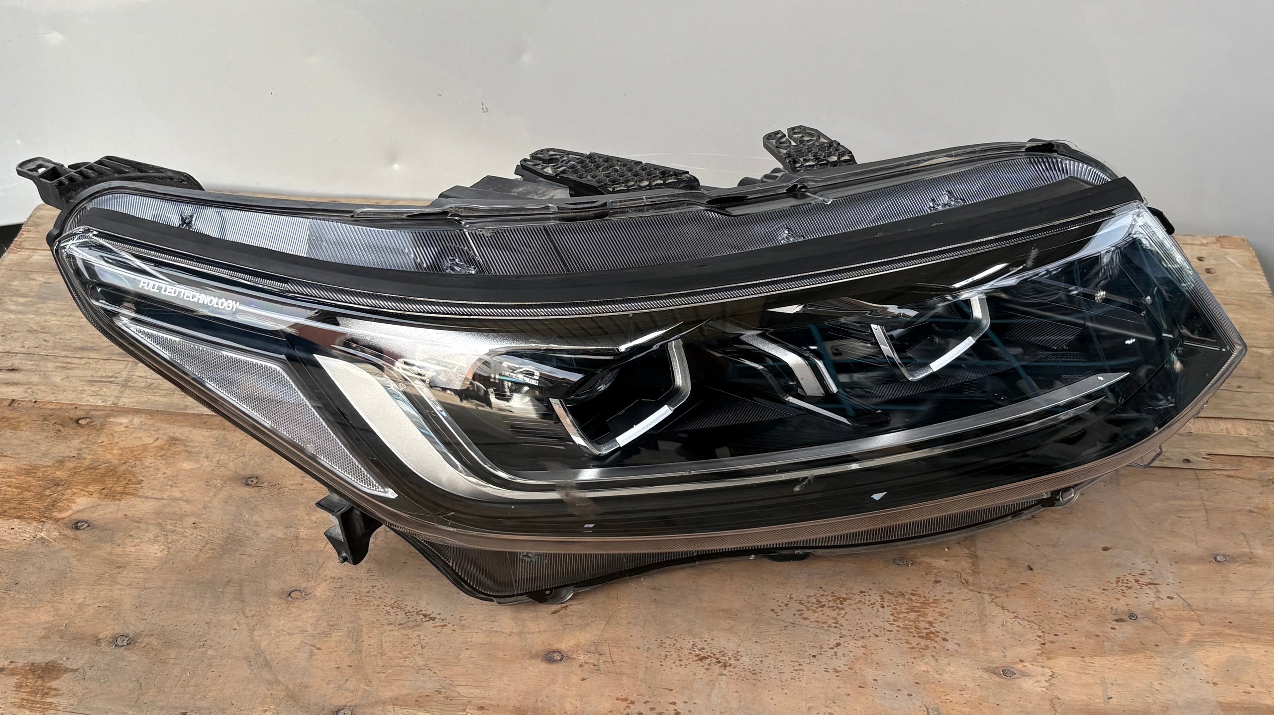 Right LED Headlamp for Changan CS95 2023 - Used-Main image