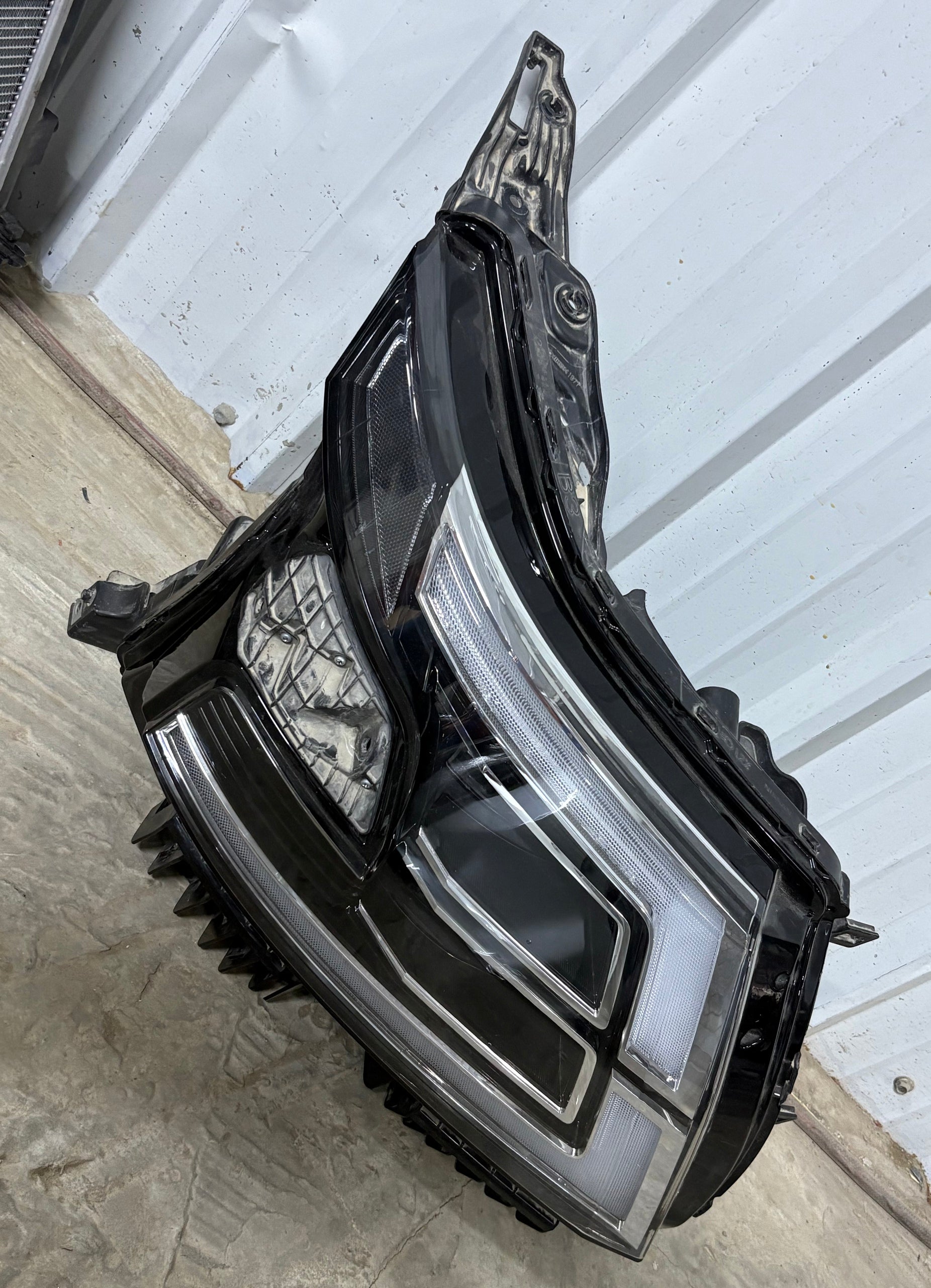 Right Headlamp for Nissan Patrol 2024 - Used2