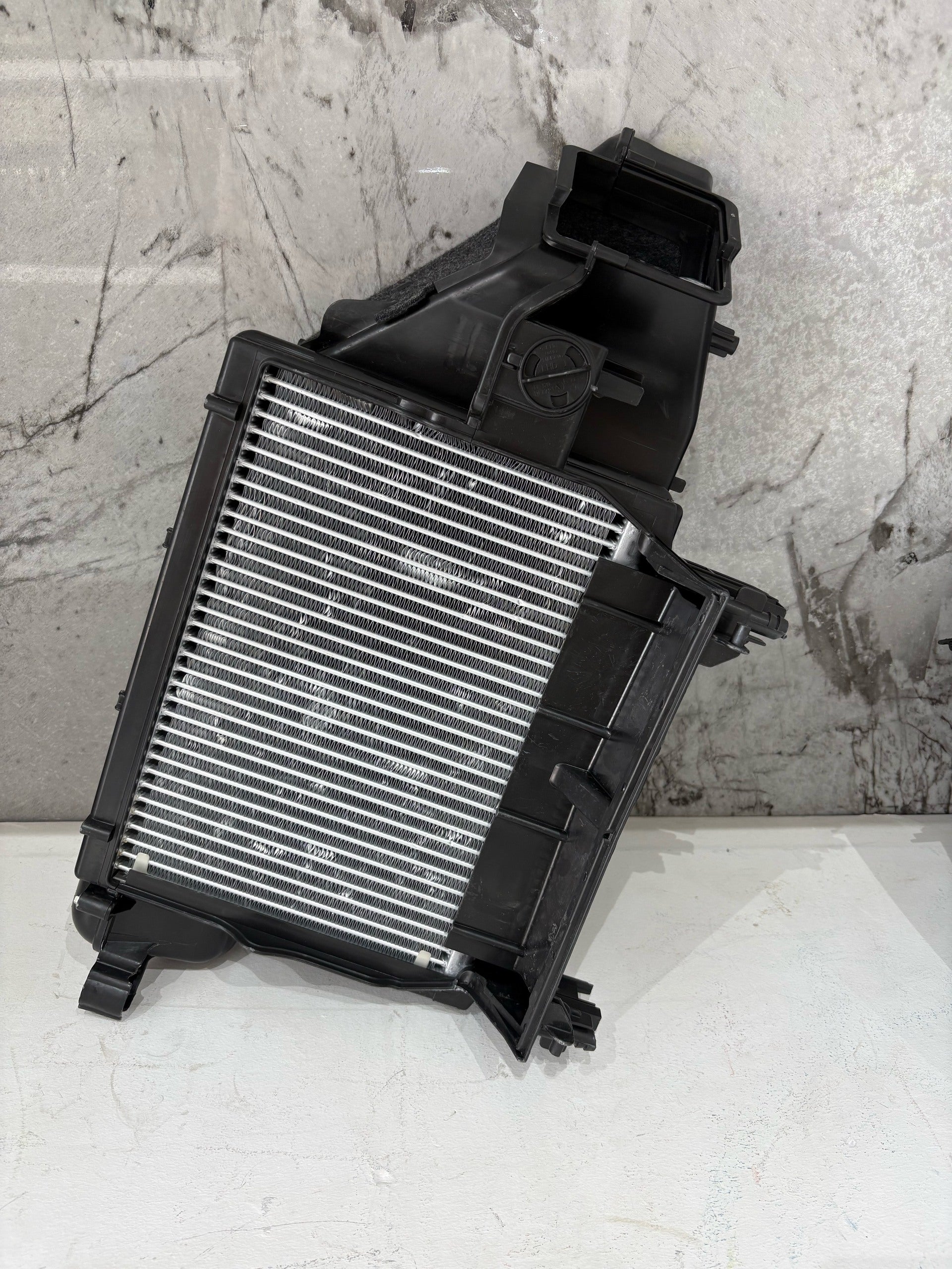 Universal AC Evaporator for Volkswagen Touareg 2018 - New2