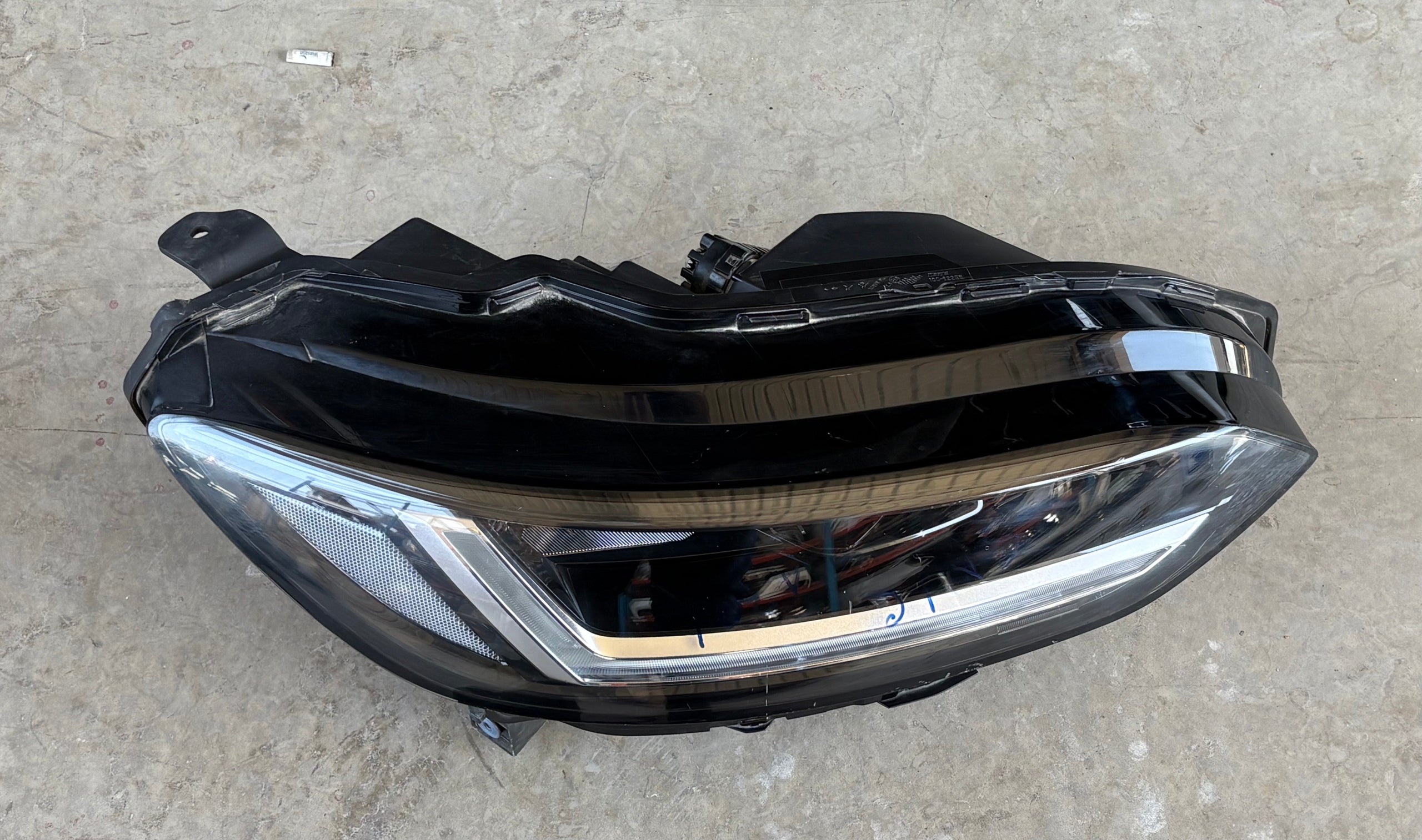 Right Headlamp Assembly for Honda ZR-V 2023 - Used2