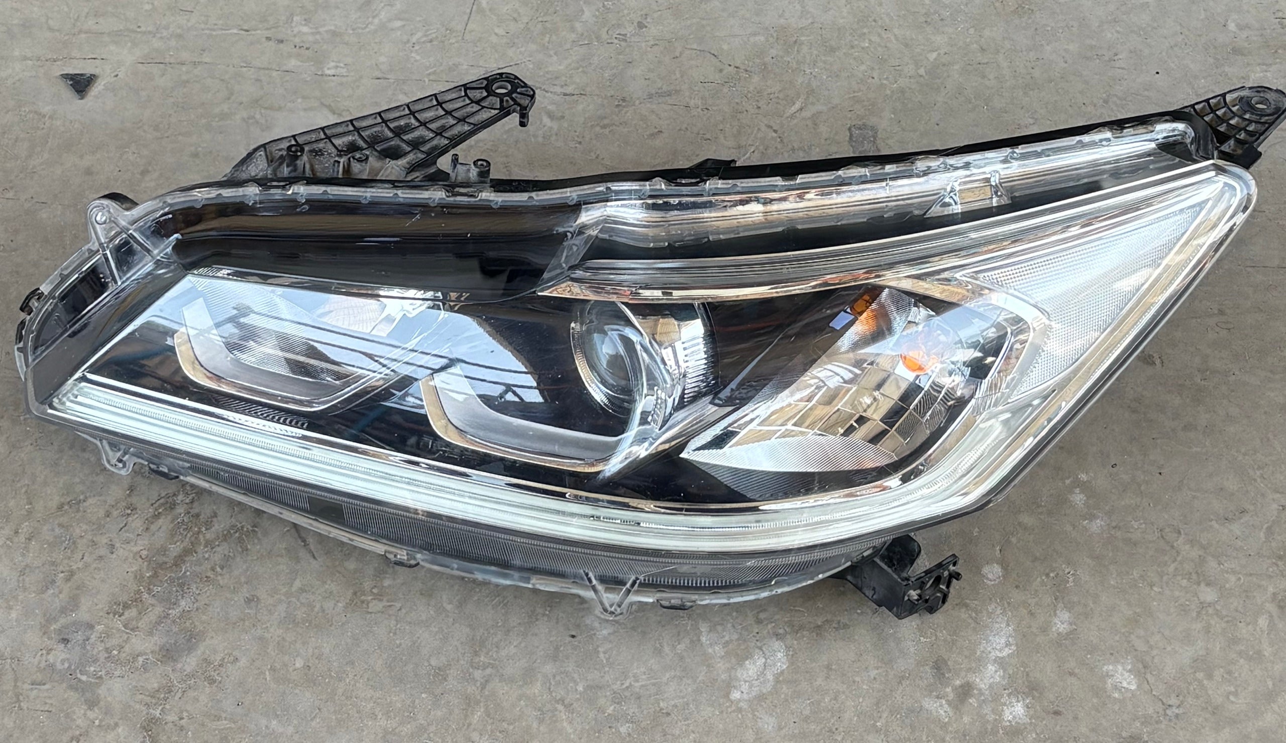 Left Headlamp Assembly for Honda Accord 2017 - Used-Main image