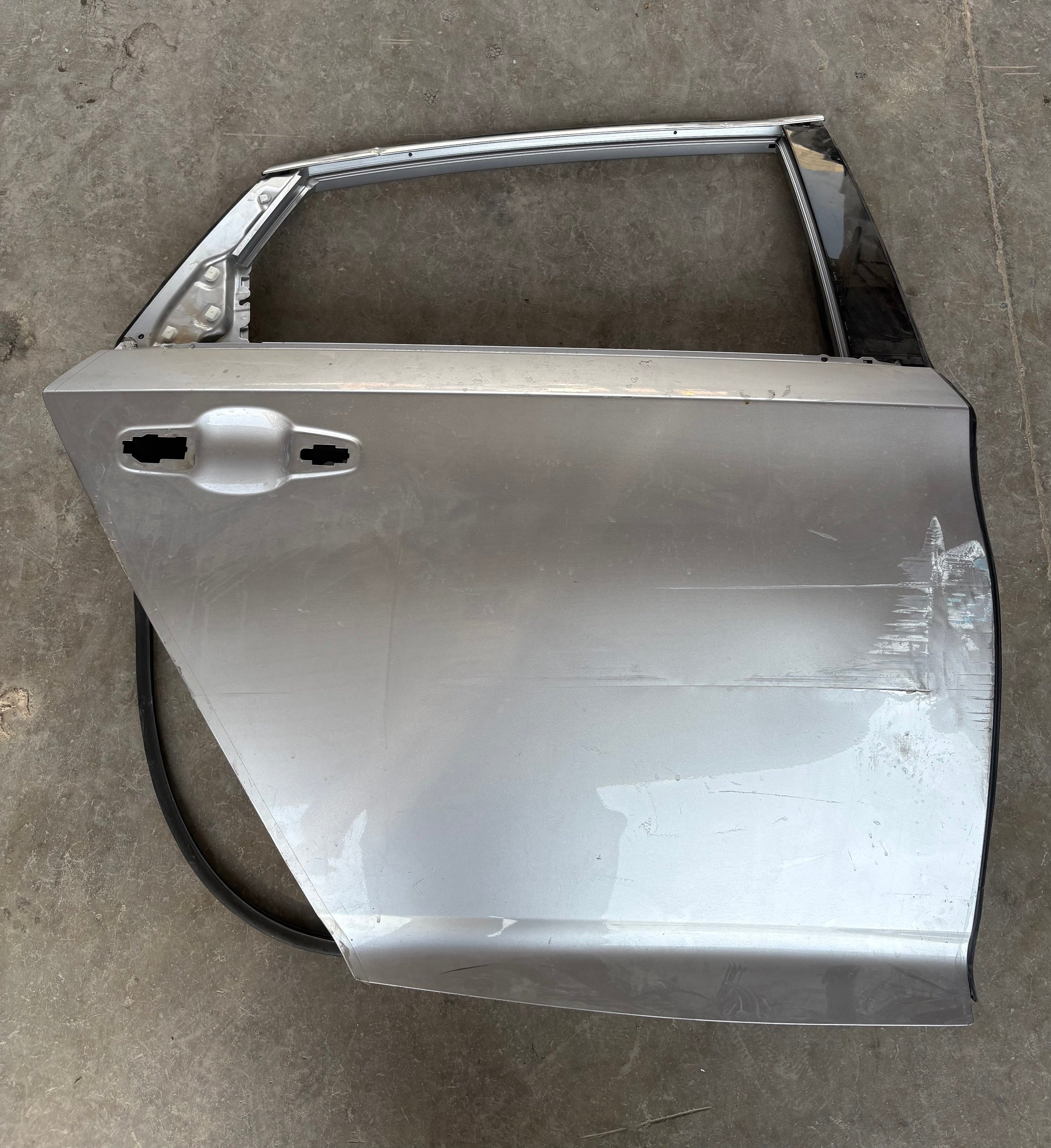 Right rear Rear Door Assembly for Honda Accord 2018 - Used2